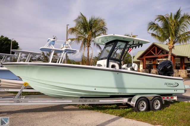 New 2024 Robalo 266 Cayman  Boat for sale